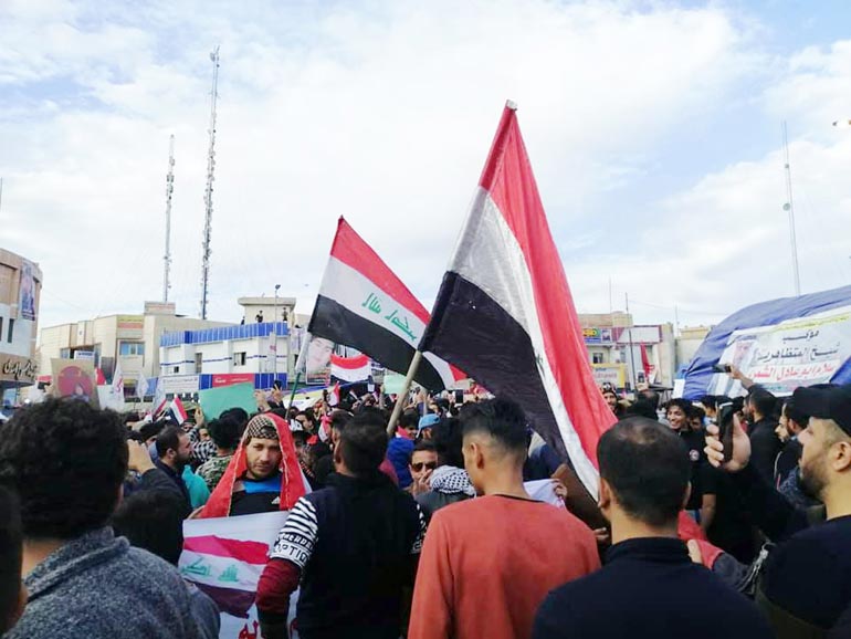 هتافات وأهازيج المتظاهرين في رفض الصراع الإيراني – الأمريكي على الساحة العراقية 